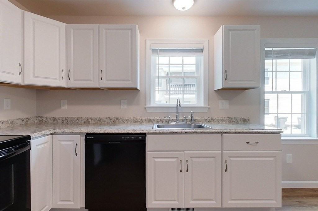 24 Pearl St #2 - Photo 3 of 17