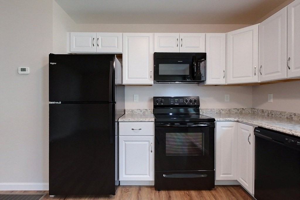 24 Pearl St #2 - Photo 4 of 17