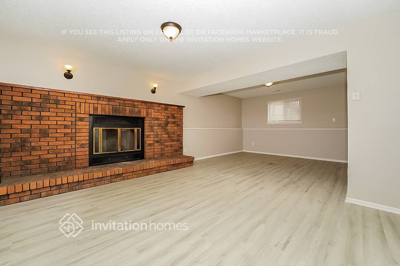 647 S 6th Ave - Photo 4 of 15