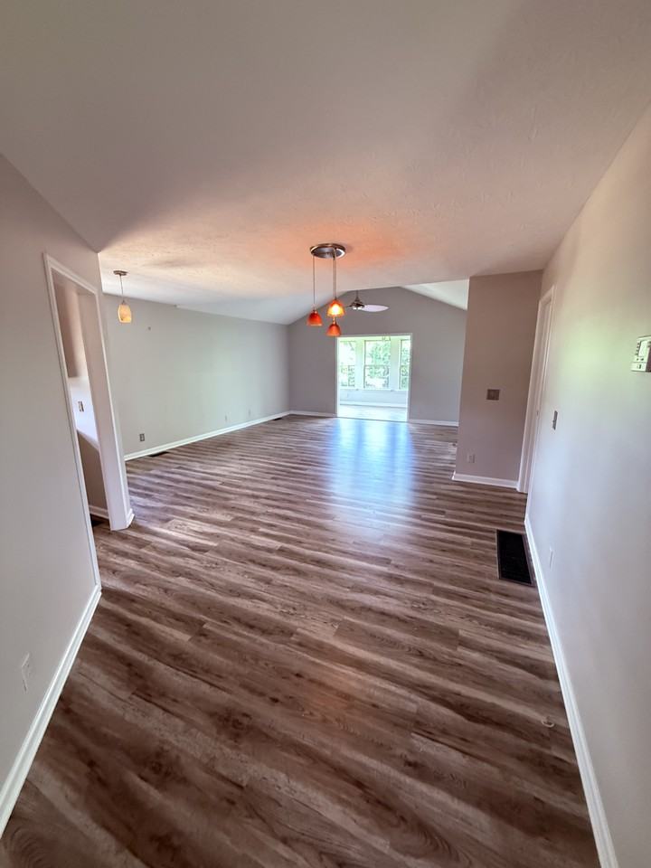 108 Hunter Ridge Dr #1 - Photo 5 of 11