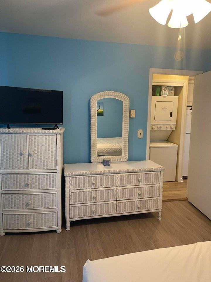 14 Bay Blvd #7 - Photo 3 of 7