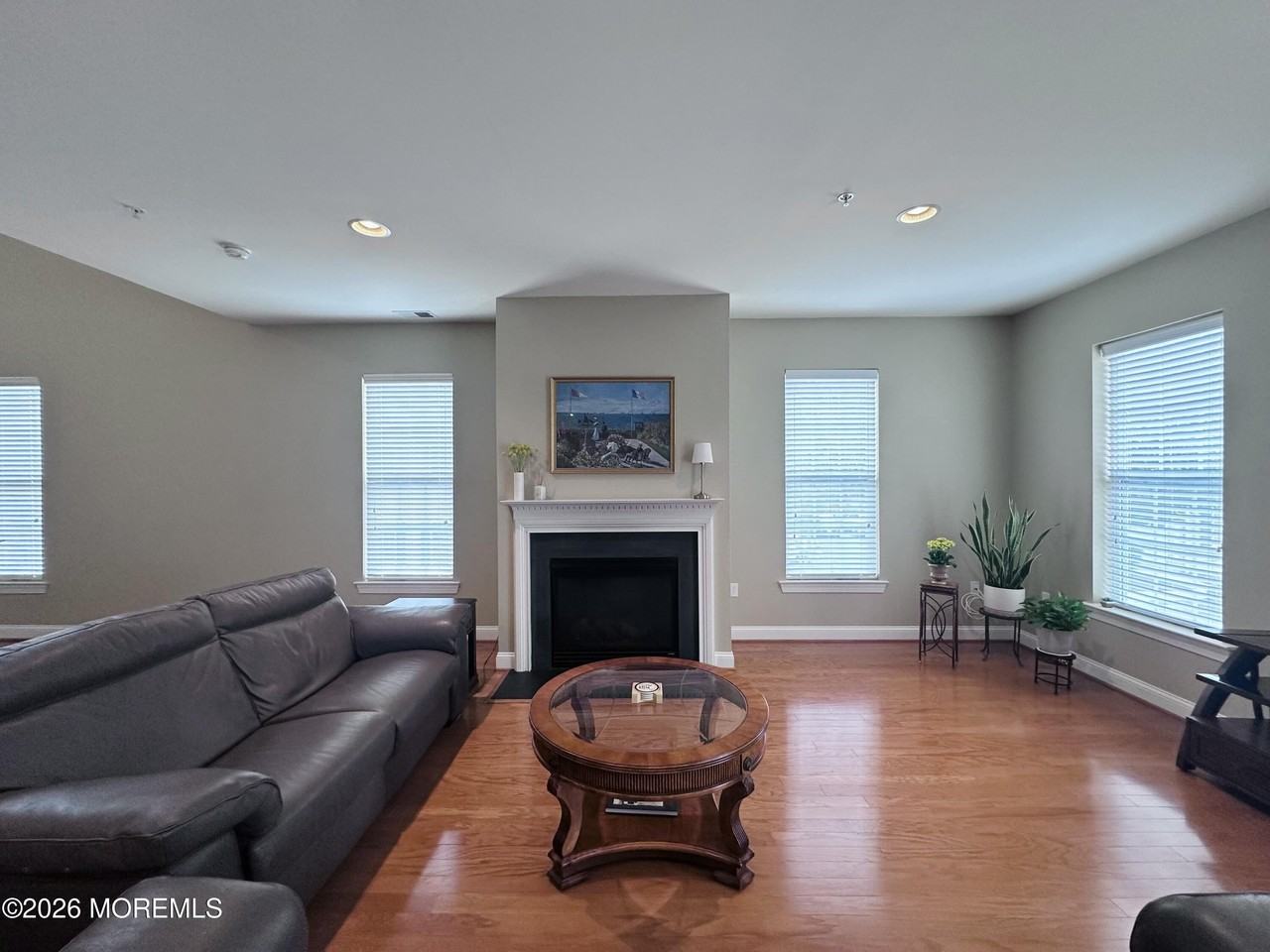 512 Abby Rd - Photo 3 of 16