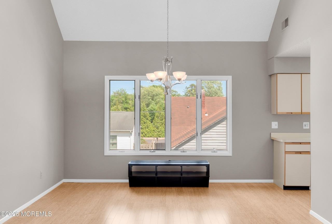 2230 Bridge Ave #4 - Photo 6 of 27