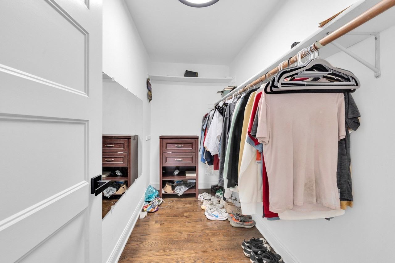 18044 Esther Dr - Photo 6 of 32