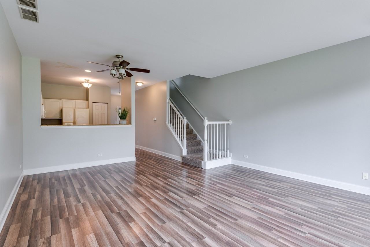 806 Woodewind Dr - Photo 5 of 23