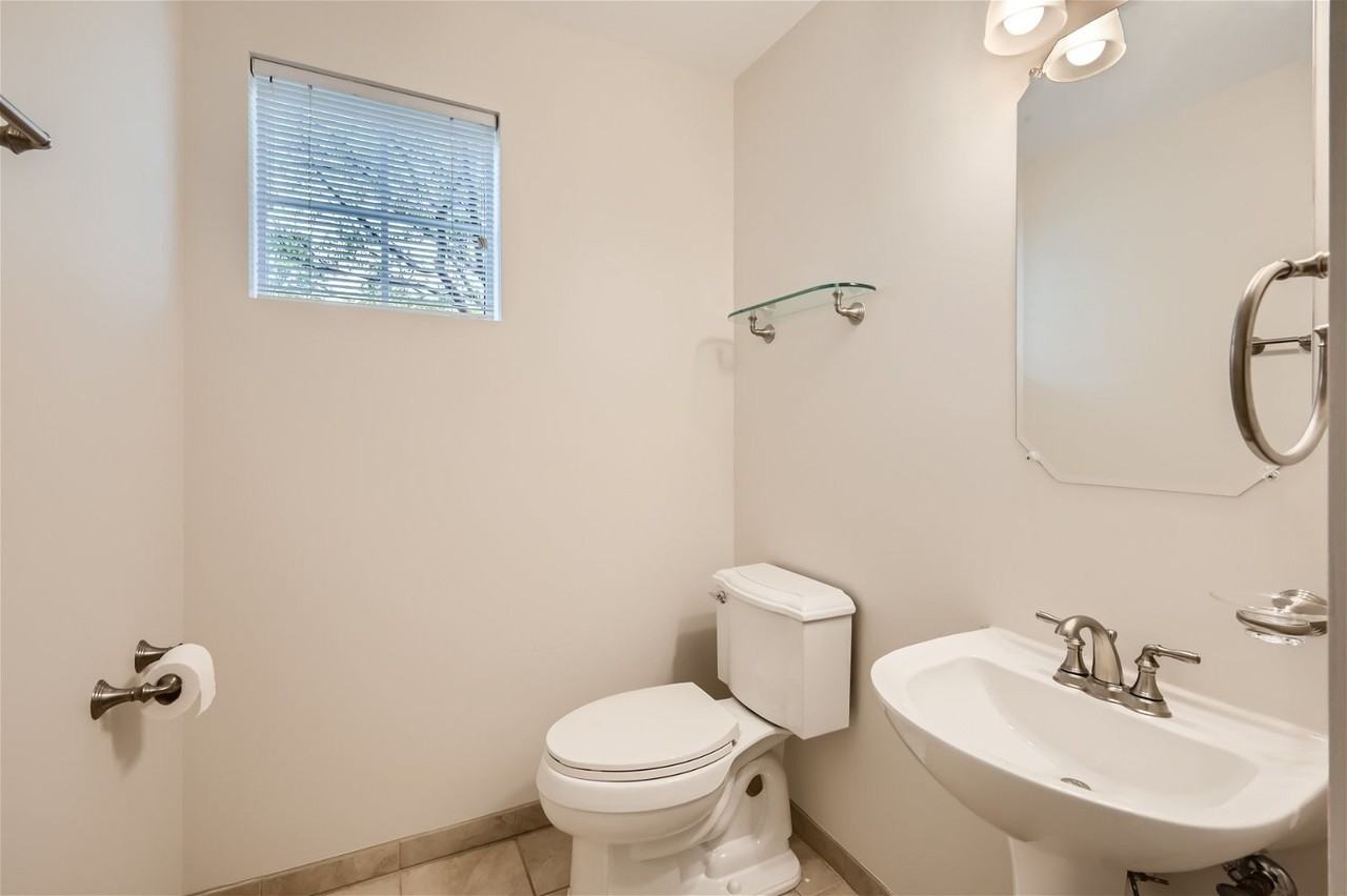 1 Charlotte Cir - Photo 5 of 11
