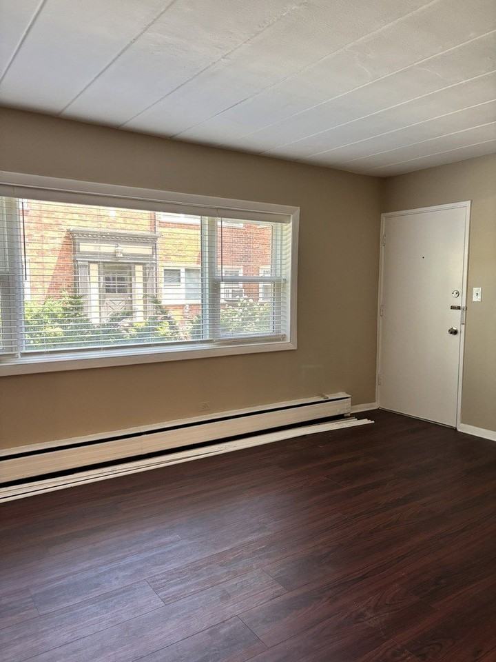 1318 Central St #1N - Photo 4 of 24