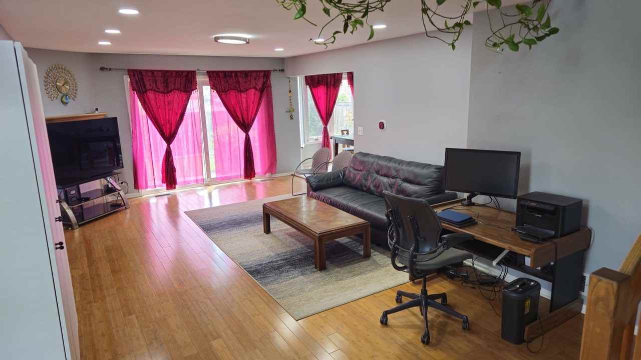 121 Hampton Ave - Photo 3 of 31
