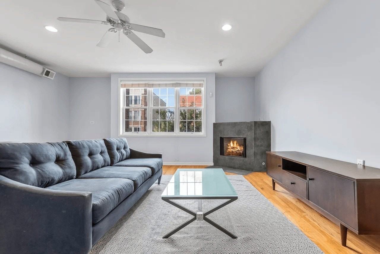2315 W Harrison St #3 - Photo 3 of 10