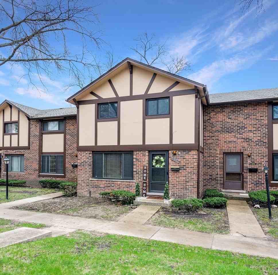 18W269 Kirkland Ln