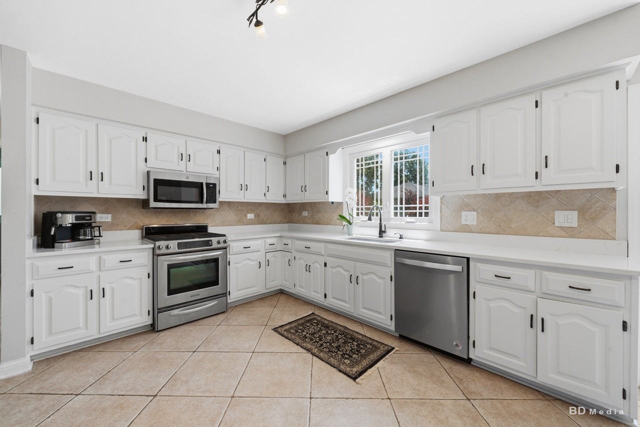 13025 Silver Fox Dr - Photo 7 of 19