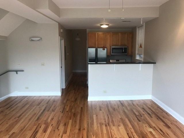 1442 W Barry Ave #2F - Photo 4 of 9