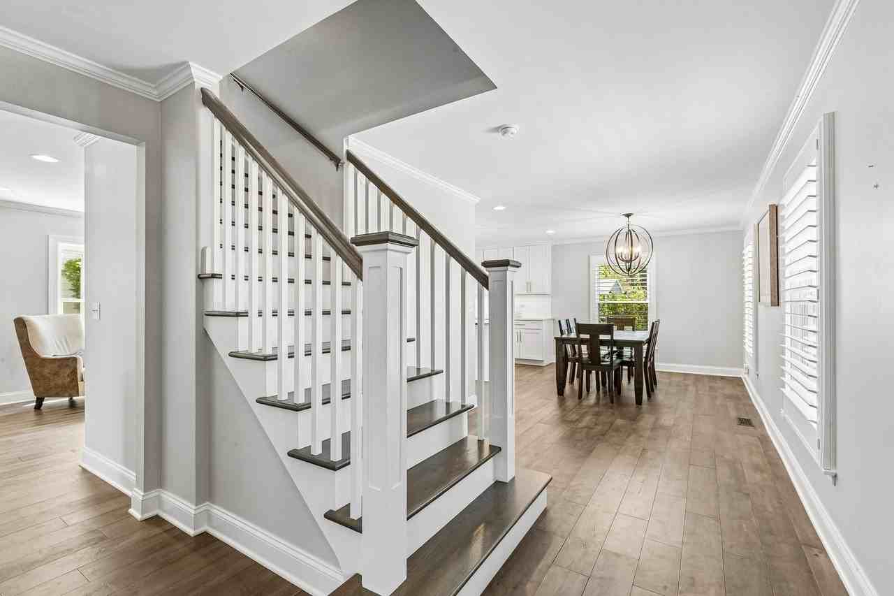 509 Ticonderoga Ln - Photo 5 of 44