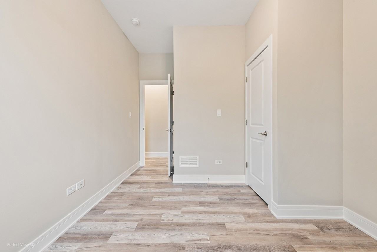 6534 S Maryland Ave #2 - Photo 6 of 12