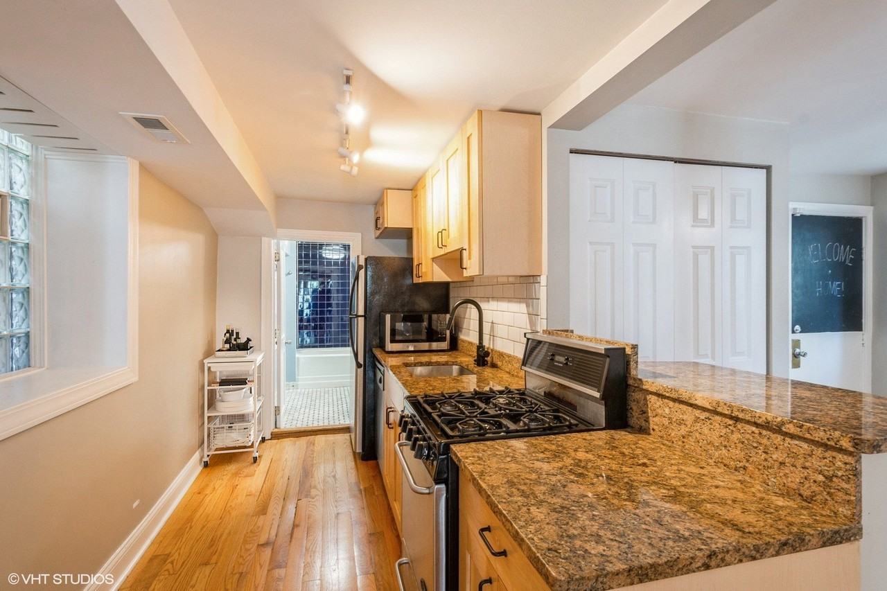 2042 N Winchester Ave #G - Photo 5 of 11