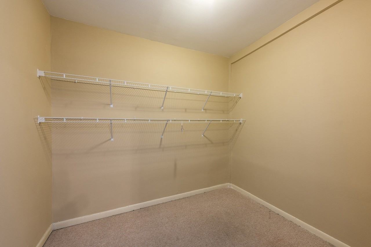 4244 W Wrightwood Ave #2W - Photo 5 of 8