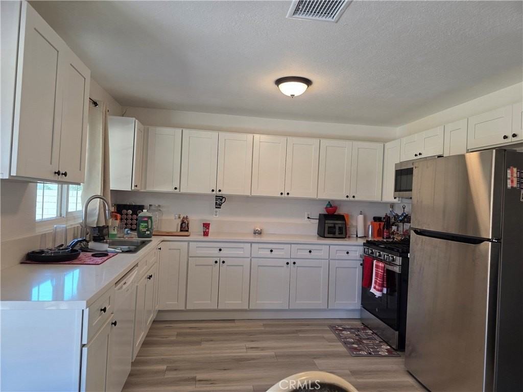 25595 Cheryle St - Photo 5 of 9