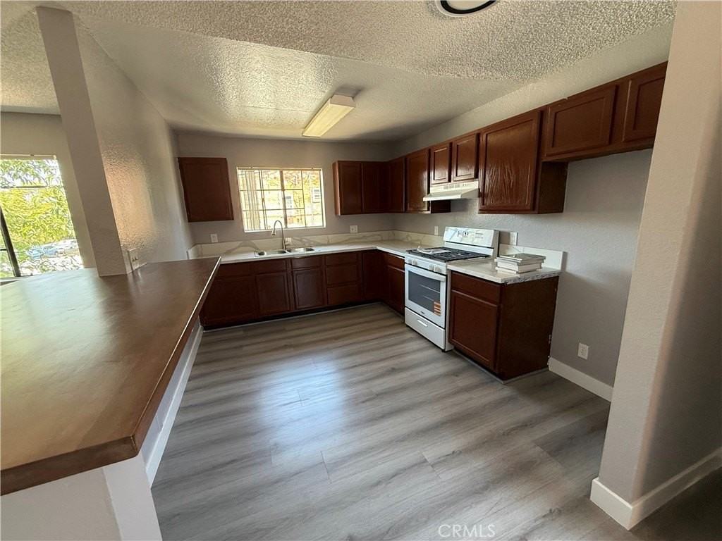 211 Magnolia Ave #205 - Photo 6 of 9