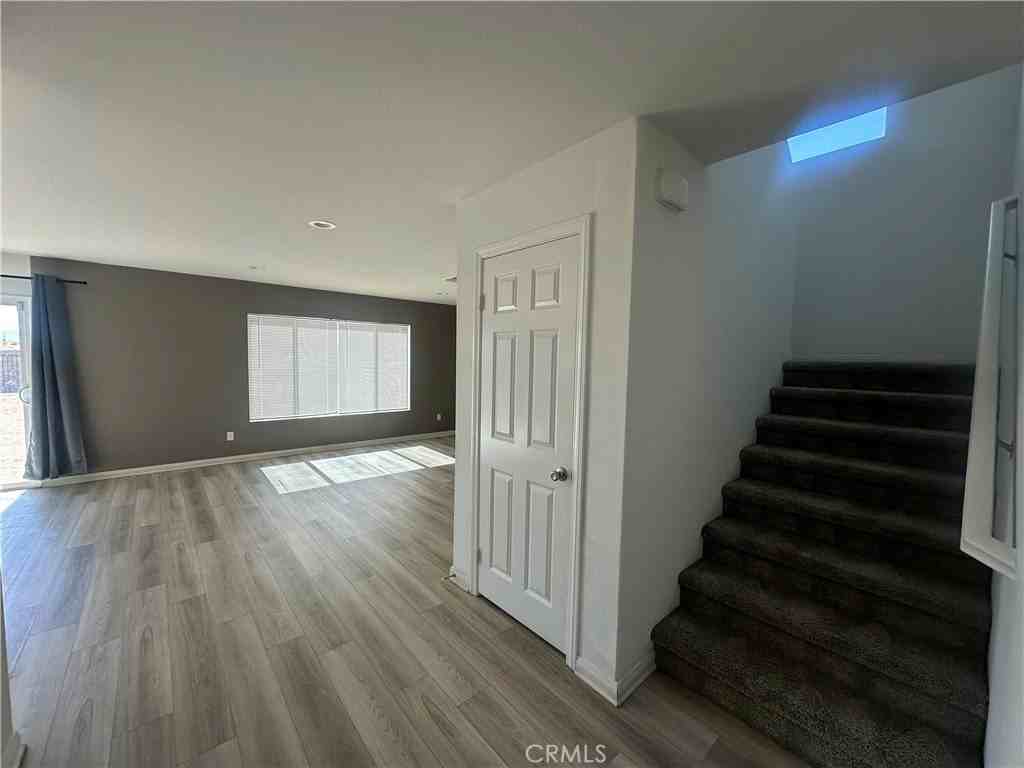 12587 Egan Pl - Photo 4 of 21