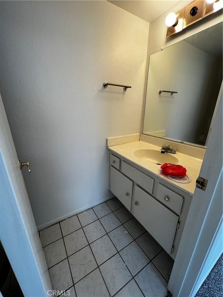 1195 Bautista Ln - Photo 5 of 29