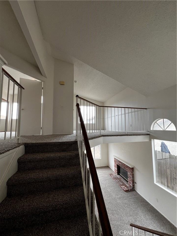 1195 Bautista Ln - Photo 6 of 29