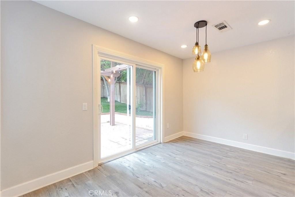 25075 Sanoria St - Photo 6 of 23