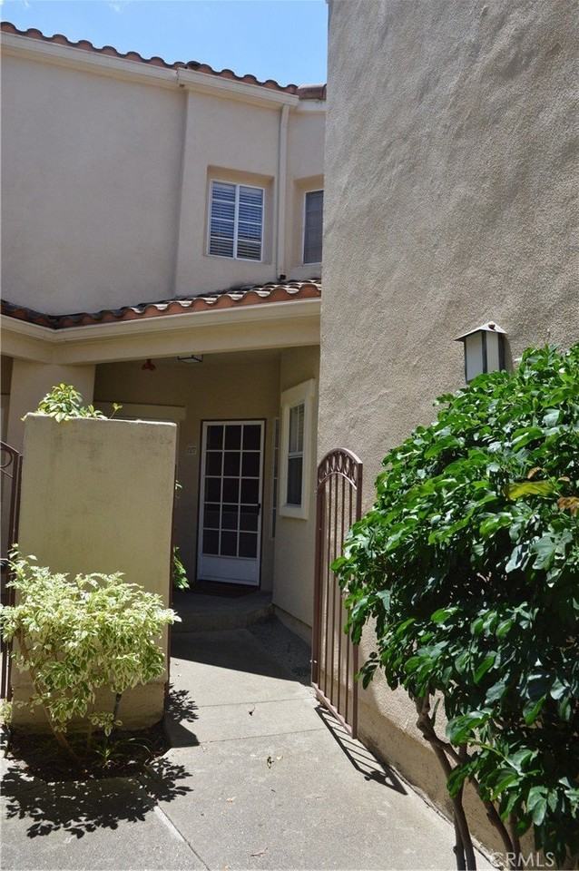 227 Chandon - Photo 2 of 18