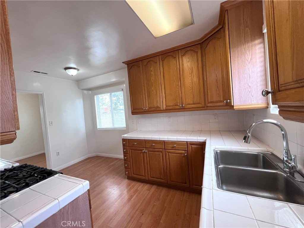 701 Center St - Photo 5 of 17