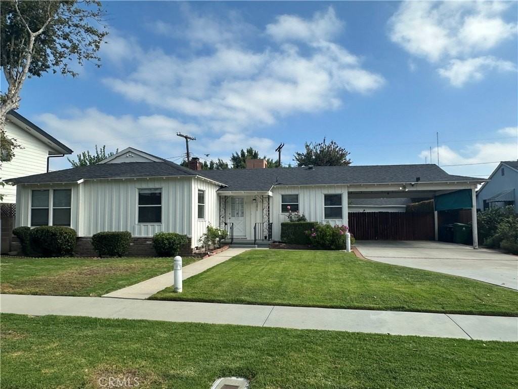 12811 Cumpston St - Photo 2 of 23