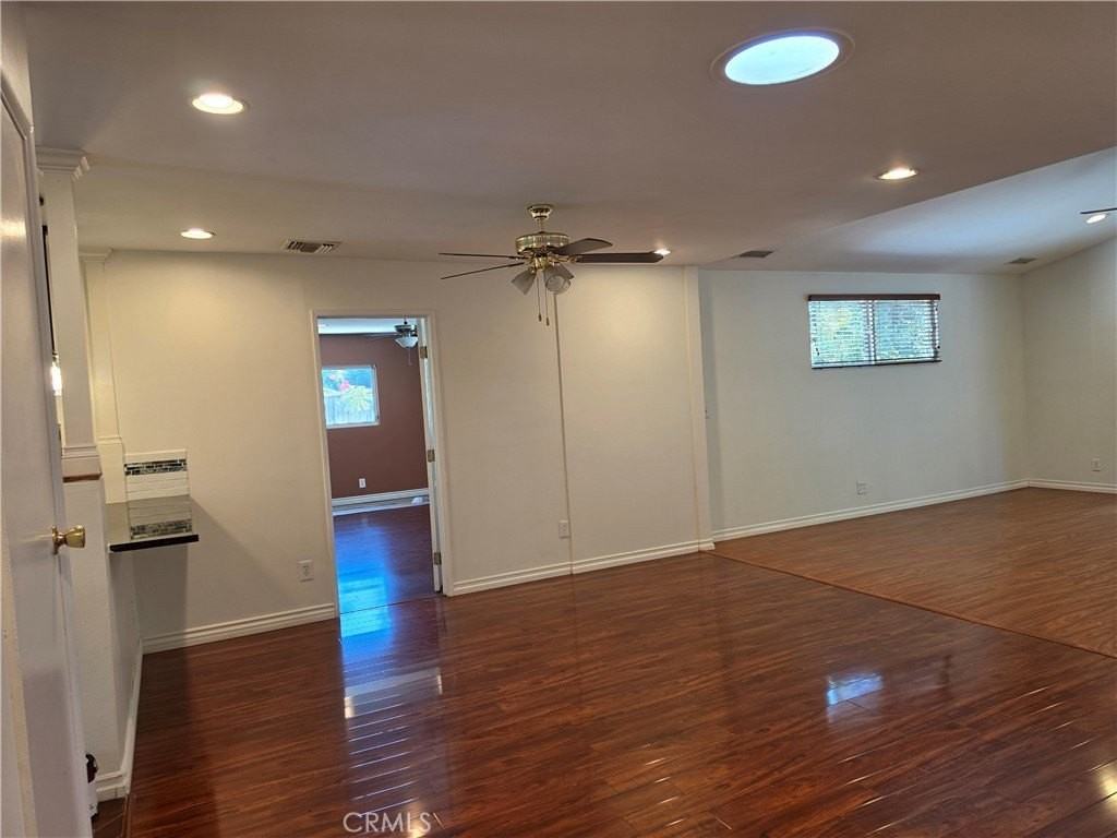 5446 Irondale Ave - Photo 5 of 31