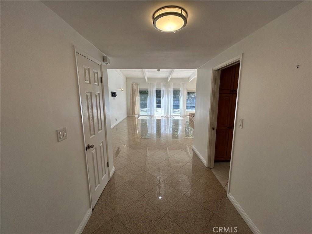 24010 Hatteras St - Photo 4 of 31