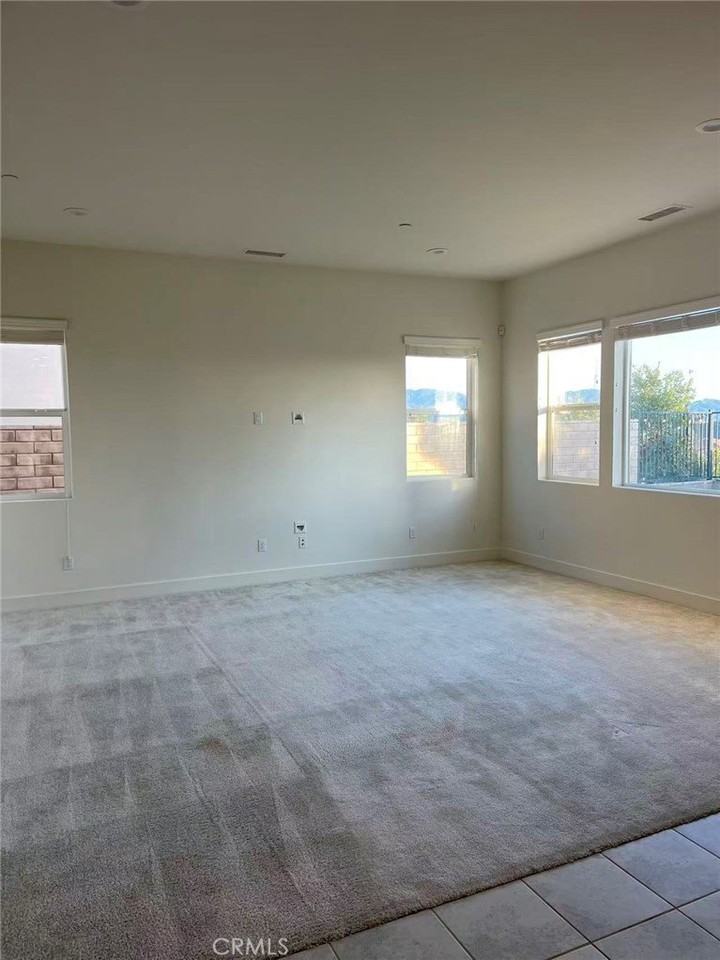 19042 Martino Ct - Photo 4 of 40