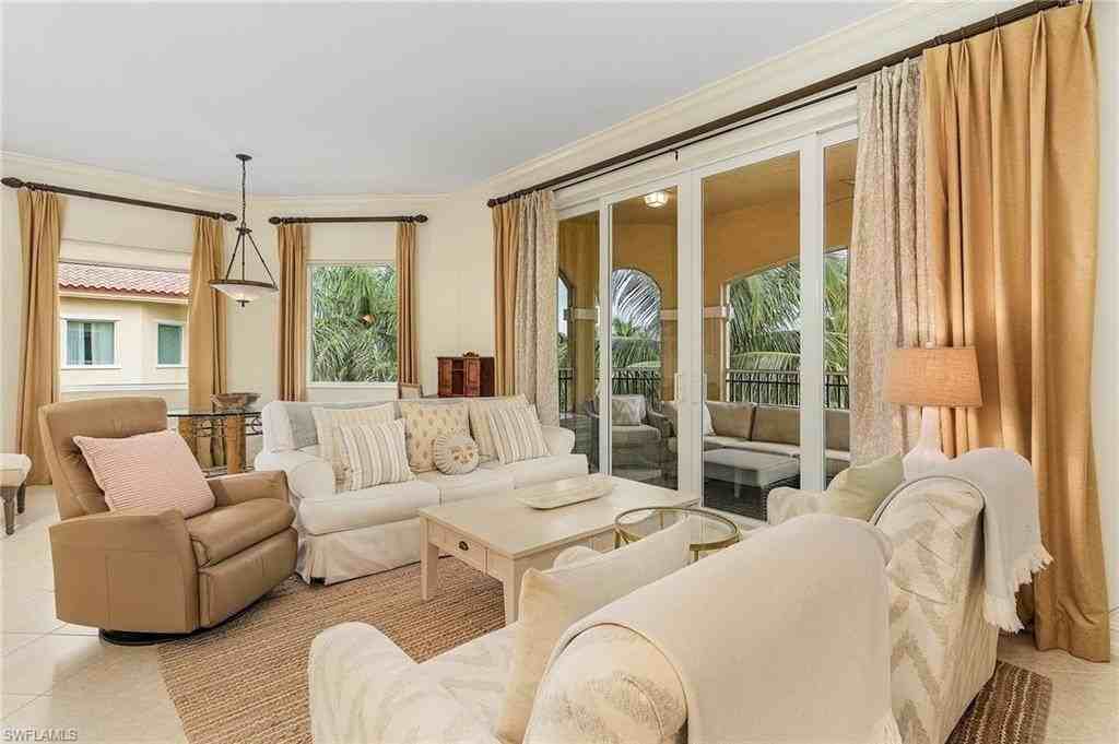 2728 Tiburon Blvd E #401 - Photo 4 of 26