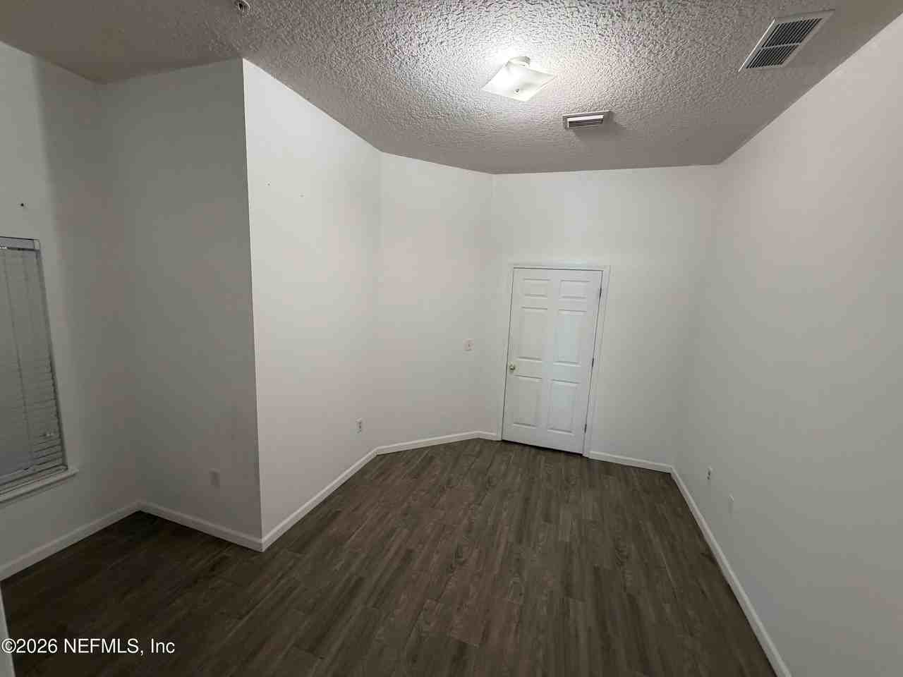 7071 Deer Lodge Cir #103 - Photo 5 of 12