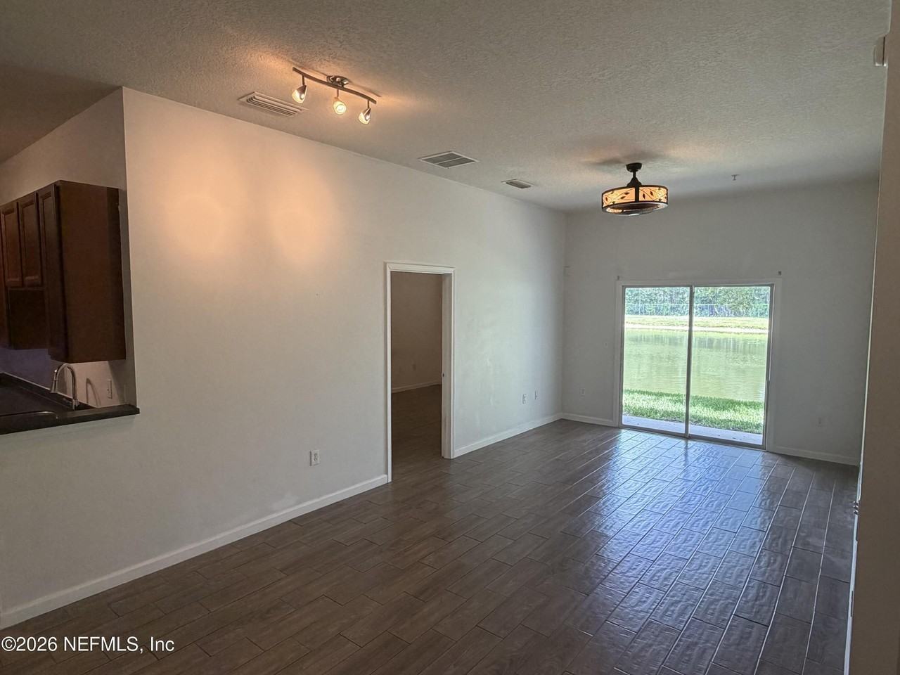 7071 Deer Lodge Cir #103 - Photo 6 of 12