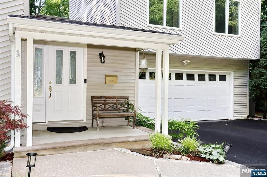 69 Pittis Ave - Photo 2 of 34