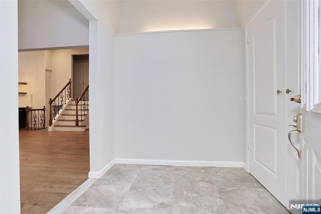 69 Pittis Ave - Photo 4 of 34