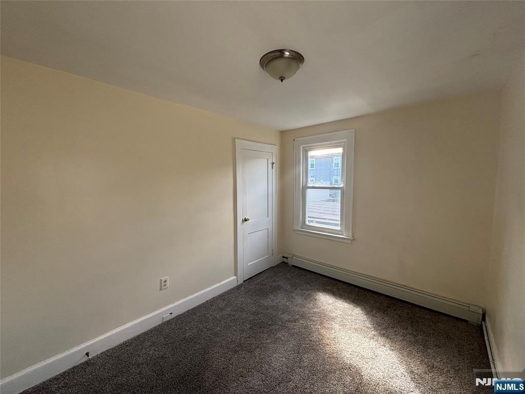 271 Vermont Ave - Photo 2 of 12