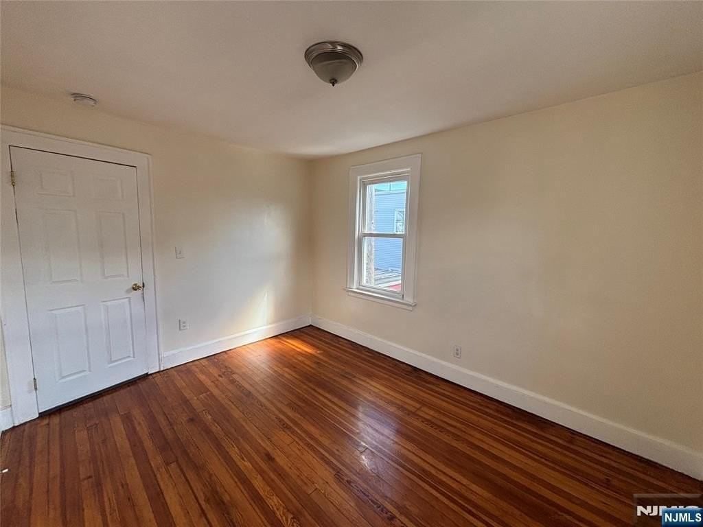 271 Vermont Ave - Photo 4 of 12