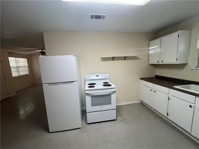 65087 Mitchell St - Photo 3 of 16