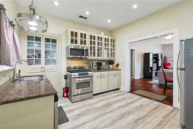 2514 S Carrollton Ave - Photo 7 of 18