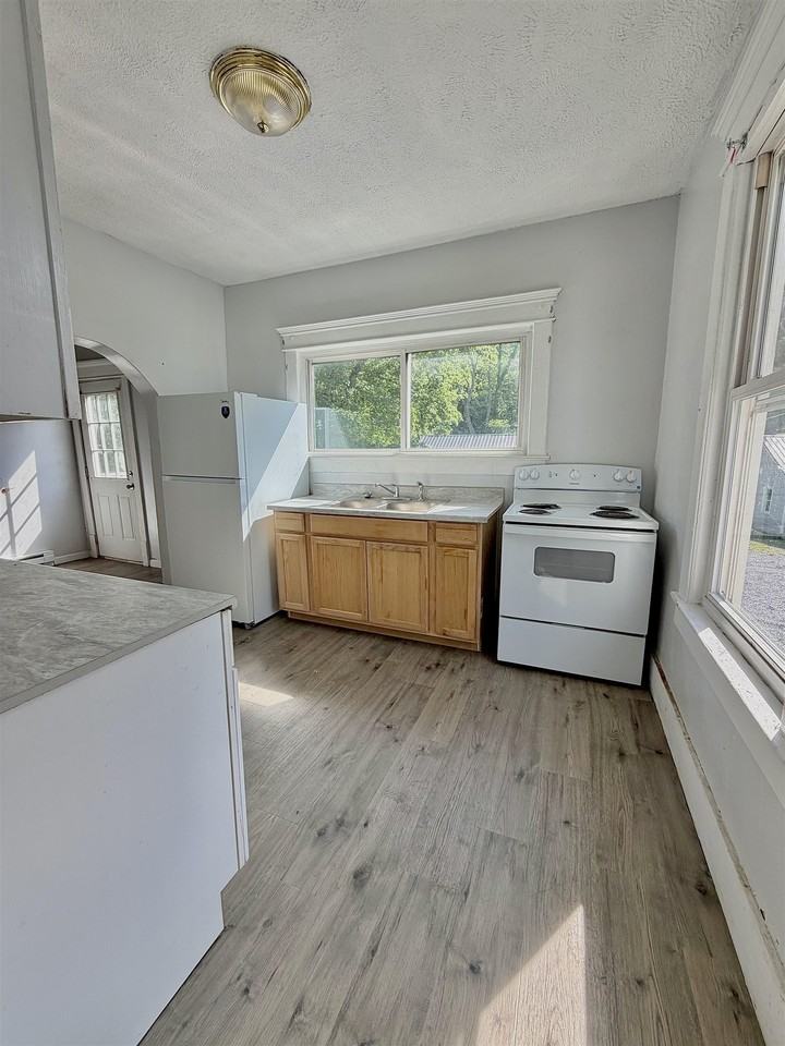 330 S College Ave - Photo 6 of 13