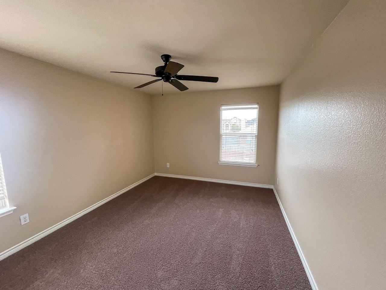 604 Trillium Ln - Photo 5 of 12