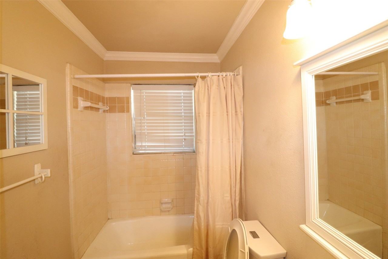 600 Livingston Dr - Photo 7 of 24