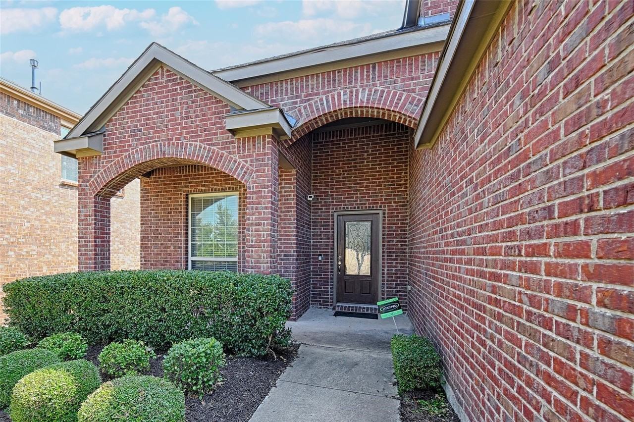 3522 Van Zandt Rd - Photo 3 of 24