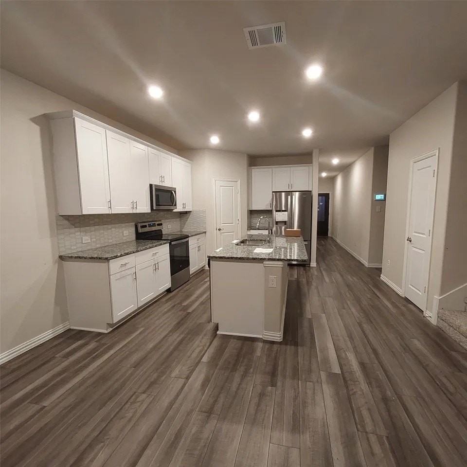 6004 Bailey Way - Photo 4 of 15