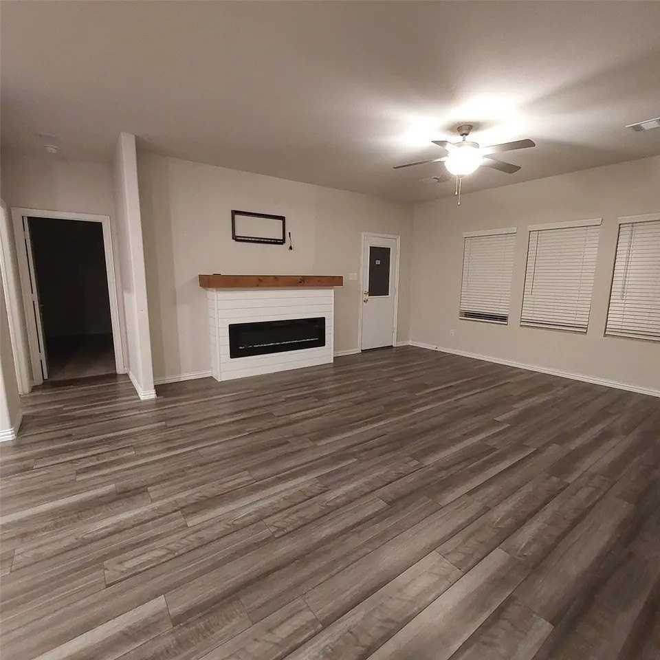 6004 Bailey Way - Photo 6 of 15
