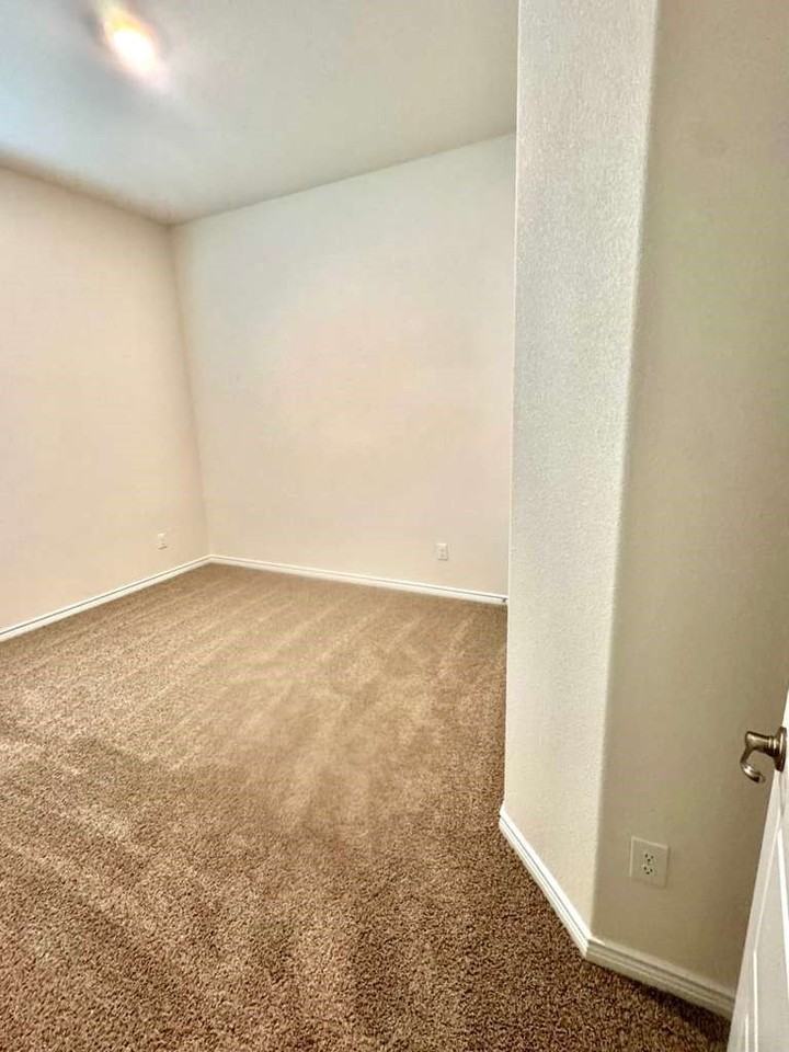 3628 Walnut Ridge Dr - Photo 2 of 17