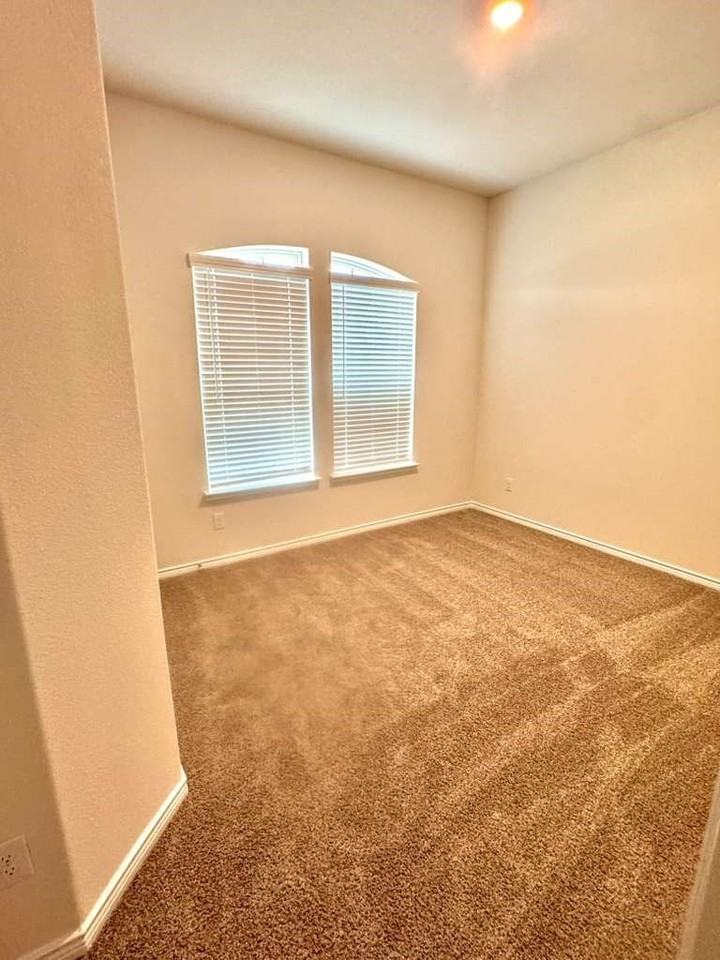3628 Walnut Ridge Dr - Photo 3 of 17