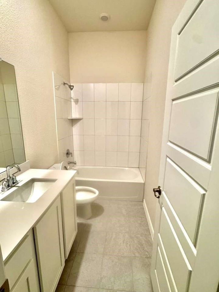 3628 Walnut Ridge Dr - Photo 4 of 17